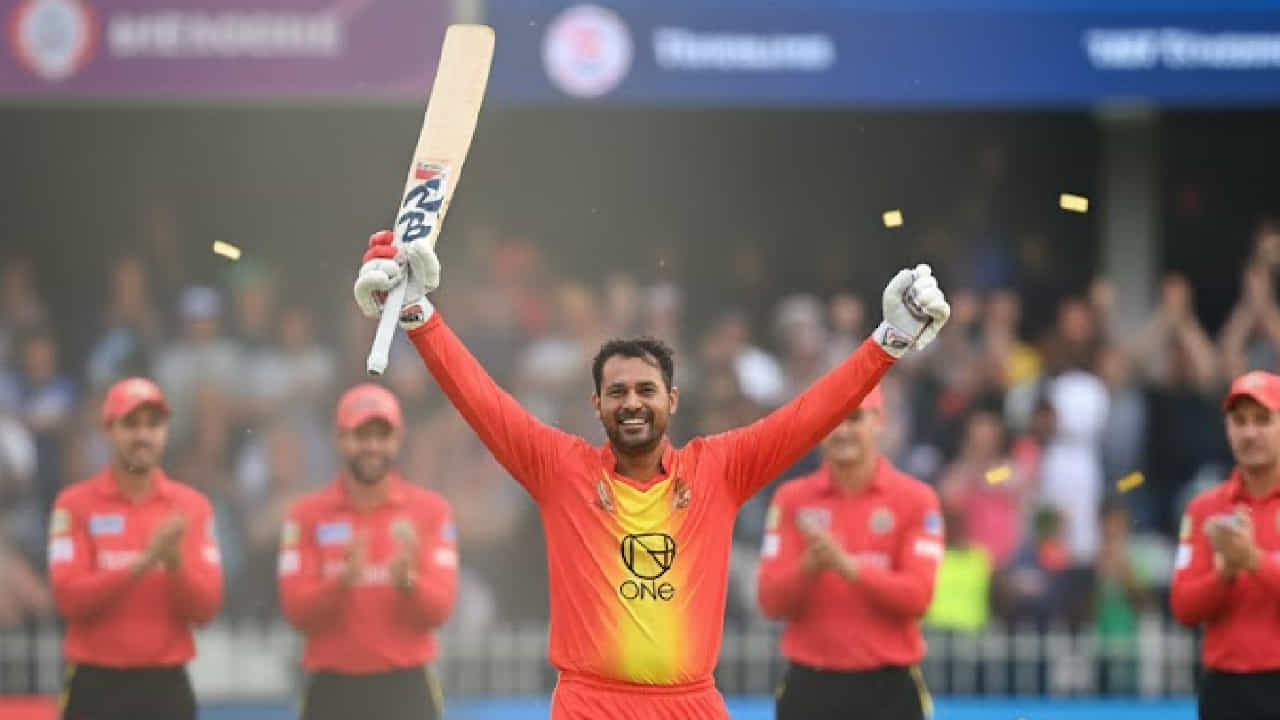 ಟಿ20 ಕ್ರಿಕೆಟ್ನಲ್ಲಿ ಸ್ಪೇನ್ನ ಮುಹಮ್ಮದ್ ಇಹ್ಸಾನ್ (Muhammad Ihsan) ಇತಿಹಾಸ ನಿರ್ಮಿಸಿದ್ದಾರೆ. ಅದು ಕೂಡ ಬ್ಯಾಕ್ ಟು ಬ್ಯಾಕ್ ಸ್ಫೋಟಕ ಸೆಂಚುರಿಗಳನ್ನು ಸಿಡಿಸುವ ಮೂಲಕ ಎಂಬುದು ವಿಶೇಷ. ಅಂದರೆ ಟಿ20 ಅಂತಾರಾಷ್ಟ್ರೀಯ ಕ್ರಿಕೆಟ್ ಇತಿಹಾಸದಲ್ಲಿ ಬ್ಯಾಕ್ ಟು ಬ್ಯಾಕ್ 2 ಶತಕಗಳನ್ನು ಬಾರಿಸಿದ ವಿಶ್ವದ 2ನೇ ಬ್ಯಾಟರ್ ಎಂಬ ಹೆಗ್ಗಳಿಕೆಯನ್ನು ಇಹ್ಸಾನ್ ತನ್ನದಾಗಿಸಿಕೊಂಡಿದ್ದಾರೆ.