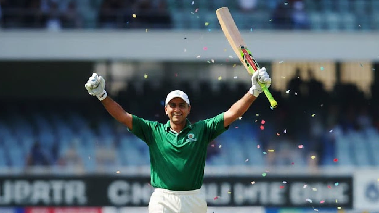 ಇದಕ್ಕೂ ಮುನ್ನ ಈ ದಾಖಲೆ ಸಾಗರ್ ಕುಲ್ಕರ್ಣಿ ಹೆಸರಿನಲ್ಲಿತ್ತು. ಸಿಂಗಾಪುರ್ನಲ್ಲಿ ನಡೆದ ಟಿ20 ಪಂದ್ಯದಲ್ಲಿ ಮರೀನಾ ಕ್ಲಬ್ ಪರ ಕಣಕ್ಕಿಳಿದಿದ್ದ ಸಾಗರ್ ಕುಲ್ಕರ್ಣಿ 56 ಎಸೆತಗಳಲ್ಲಿ 219 ರನ್ ಬಾರಿಸಿ ಇತಿಹಾಸ ನಿರ್ಮಿಸಿದ್ದರು. ಇದೀಗ ಈ ದಾಖಲೆಯನ್ನು ಸ್ಕಾಟ್ ಎಡ್ವರ್ಡ್ಸ್ ಮುರಿದಿದ್ದಾರೆ.