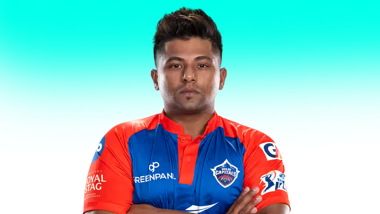 ಸರ್ಫರಾಝ್ ಖಾನ್: ಭಾರತದ ಬಲಗೈ ದಾಂಡಿಗ ಸರ್ಫರಾಝ್ ಖಾನ್ ಕಳೆದ ಸೀಸನ್ನಲ್ಲಿ ಅನ್ಸೋಲ್ಡ್ ಆಗಿದ್ದರು. ಆದರೆ ಈ ಬಾರಿ 75 ಲಕ್ಷ ರೂ. ಮೂಲ ಬೆಲೆಯೊಂದಿಗೆ ಕಾಣಿಸಿಕೊಂಡಿದ್ದ ಸರ್ಫರಾಝ್ ಅವರನ್ನು ಸಹ ಮೊದಲ ಸುತ್ತಿನಲ್ಲಿ ಯಾವುದೇ ಫ್ರಾಂಚೈಸಿ ಖರೀದಿಸಿಲ್ಲ.