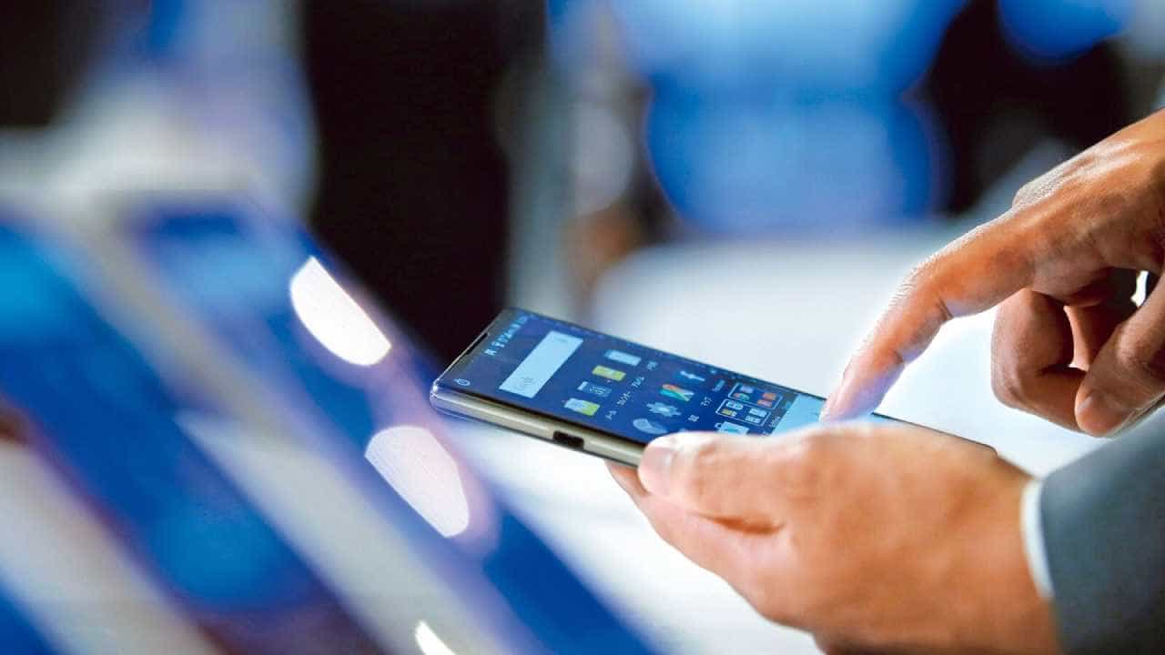 Tech Tips: ನೀವು ಹೊಸ ಸ್ಮಾರ್ಟ್ಫೋನ್ ಯಾವಾಗ ಖರೀದಿಸಬೇಕು? ಸ್ವತಃ ಫೋನ್ ನಿಮಗೆ ಹೇಳುತ್ತೆ Tech Tips: ನೀವು ಹೊಸ ಸ್ಮಾರ್ಟ್ಫೋನ್ ಯಾವಾಗ ಖರೀದಿಸಬೇಕು? ಸ್ವತಃ ಫೋನ್ ನಿಮಗೆ ಹೇಳುತ್ತೆ