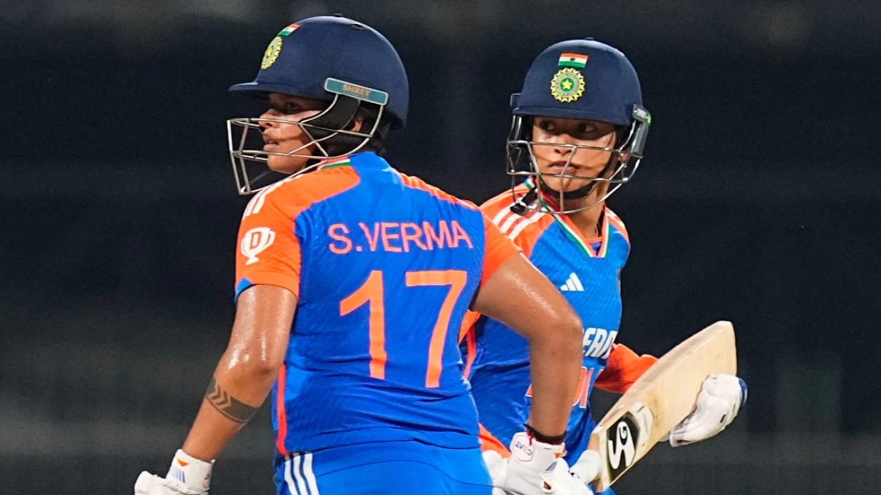 ಇದರ ಜೊತೆಗೆ ಮಹಿಳಾ ಟಿ20 ಅಂತರರಾಷ್ಟ್ರೀಯ ಪಂದ್ಯಗಳಲ್ಲಿ ಅತಿ ಹೆಚ್ಚು ರನ್ ಗಳಿಸಿದ ಜೋಡಿಗಳ ಪಟ್ಟಿಯಲ್ಲಿ ಮಂಧಾನ ಮತ್ತು ಶಫಾಲಿ ನಂ. 1 ಸ್ಥಾನವನ್ನು ಹೊಂದಿದ್ದಾರೆ. ಒಟ್ಟಾಗಿ, ಇವರಿಬ್ಬರು 3,107 ರನ್ ಕಲೆಹಾಕಿದ್ದಾರೆ. ಈ ಜೋಡಿಯ ನಂತರ ಆಸ್ಟ್ರೇಲಿಯಾದ ಅಲಿಸಾ ಹೀಲಿ ಮತ್ತು ಬೆತ್ ಮೂನಿ ತಲಾ 2,720 ರನ್ಗಳೊಂದಿಗೆ ಎರಡನೇ ಸ್ಥಾನದಲ್ಲಿದ್ದಾರೆ.