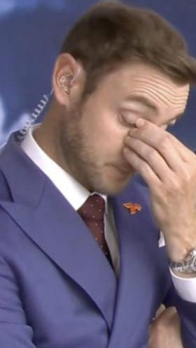 15 ವರ್ಷಗಳ ನಂತರ ಗೆಲುವು ಭಾವುಕರಾದ ಸ್ಟುವರ್ಟ್ ಬ್ರಾಡ್