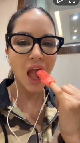 ಬೋಟಿ ತಿನ್ನುವುದು ಹೇಗೆ? ಸನ್ನಿ ಲಿಯೋನಿ ತೋರಿಸುತ್ತಾರೆ ನೋಡಿ