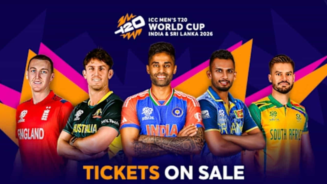 ಮುಂದಿನ ವರ್ಷ ಅಂದರೆ 2026 ರ ಫೆಬ್ರವರಿ ತಿಂಗಳಲ್ಲಿ ಆರಂಭವಾಗಲಿರುವ ಟಿ20 ವಿಶ್ವಕಪ್ಗೆ ಐಸಿಸಿ ಈಗಾಗಲೇ ತನ್ನ ಸಿದ್ಧತೆಗಳನ್ನು ಆರಂಭಿಸಿದೆ. ಈ ಟೂರ್ನಿಯ ಲೀಗ್ ಹಂತದ ಪಂದ್ಯಗಳ ಟಿಕೆಟ್ಗಳನ್ನು ಸಹ ಮಾರಾಟಕ್ಕಿಡಲಾಗಿದೆ. ವಾಸ್ತವವಾಗಿ ಭಾರತ ಹಾಗೂ ದಕ್ಷಿಣ ಆಫ್ರಿಕಾ ನಡುವಿನ 2ನೇ ಪಂದ್ಯದಂದು ಐಸಿಸಿ, ಟಿ20 ವಿಶ್ವಕಪ್ ಟಿಕೆಟ್ಗಳ ಮಾರಾಟವನ್ನು ಅಧಿಕೃತವಾಗಿ ಆರಂಭಿಸಿದೆ.