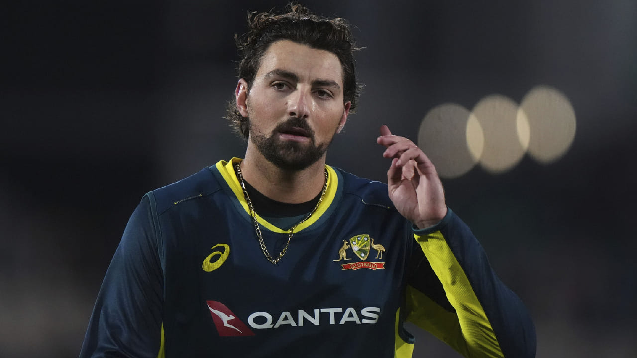 ಪ್ರಸ್ತುತ ಮಾಹಿತಿ ಪ್ರಕಾರ ಟಿಮ್ ಡೇವಿಡ್ ಅವರ ಗಾಯವು ಗಂಭೀರವಾಗಿದ್ದು, ಹೀಗಾಗಿ ವೈದ್ಯರು ಅವರಿಗೆ ಹೆಚ್ಚಿನ ವಿಶ್ರಾಂತಿ ಸೂಚಿಸಿದ್ದಾರೆ. ಇದರ ಬೆನ್ನಲ್ಲೇ ಟಿಮ್ ಡೇವಿಡ್ ಮುಂಬರುವ ಟಿ20 ವಿಶ್ವಕಪ್​ನಲ್ಲಿ ಕಣಕ್ಕಿಳಿಯುವುದು ಅನುಮಾನ ಎಂಬ ಸುದ್ದಿಗಳು ಕೂಡ ಹರಿದಾಡುತ್ತಿದೆ.