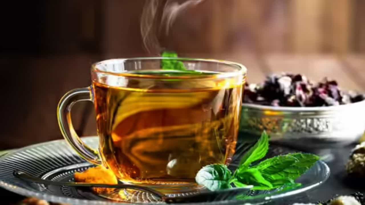 ನೀವು ಕುಡಿಯೋ ಹರ್ಬಲ್ ಟೀ ನಿಜಕ್ಕೂ ಚಹಾವೇ?: FSSAI ಕೊಟ್ಟ ಸ್ಪಷ್ಟನೆ ಇಲ್ಲಿದೆ ನೀವು ಕುಡಿಯೋ ಹರ್ಬಲ್ ಟೀ ನಿಜಕ್ಕೂ ಚಹಾವೇ?: FSSAI ಕೊಟ್ಟ ಸ್ಪಷ್ಟನೆ ಇಲ್ಲಿದೆ