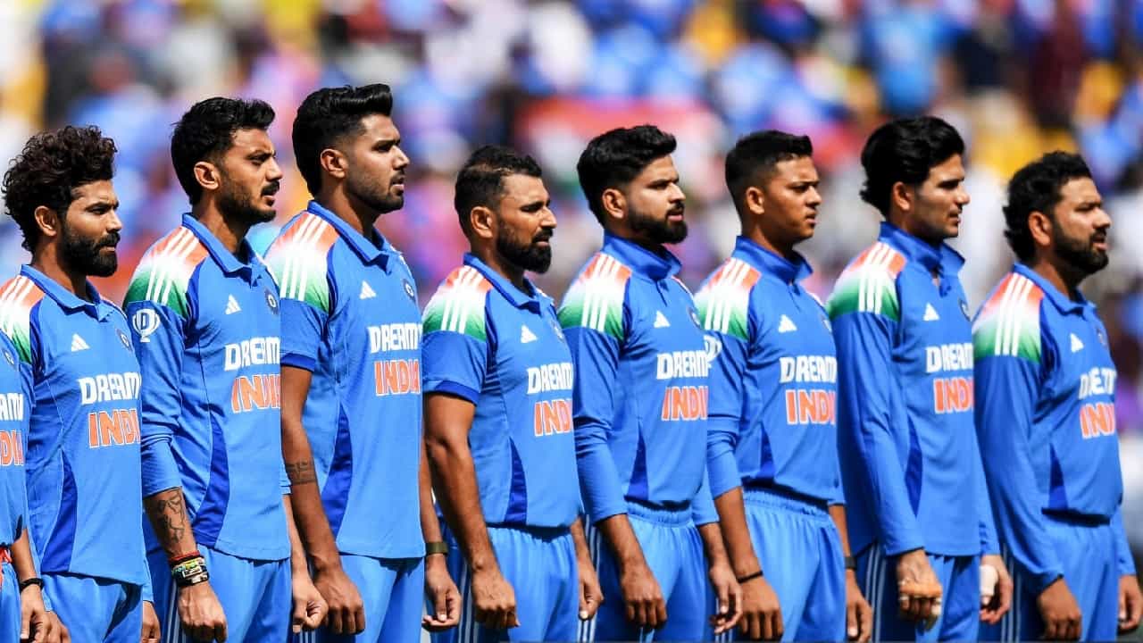 ವಿಕೆಟ್ ಕೀಪರ್ ಬದಲಿಗೆ ಟೀಮ್ ಇಂಡಿಯಾಗೆ ಎಡಗೈ ದಾಂಡಿಗನ ಎಂಟ್ರಿ ವಿಕೆಟ್ ಕೀಪರ್ ಬದಲಿಗೆ ಟೀಮ್ ಇಂಡಿಯಾಗೆ ಎಡಗೈ ದಾಂಡಿಗನ ಎಂಟ್ರಿ