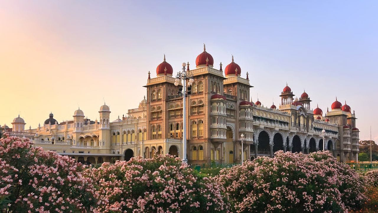 ಮೈಸೂರಿನಲ್ಲಿ ಈ ಹಿಂದೆಯೂ ಕೂಡ ಗಾಳಿ ಗುಣಮಟ್ಟ ಉತ್ತಮವಾಗಿತ್ತು. ಇಂದು ಗಾಳಿಯ ಮಟ್ಟ 75 ಇದೆ. ಇದು ಸೂಚ್ಯಂಕದ ಪ್ರಕಾರ ಉತ್ತಮ. ಇನ್ನು ಈ ಪ್ರದೇಶ ಹಚ್ಚಹಸಿರಿನಿಂದ ಕೂಡಿದ್ದು, ಇಲ್ಲಿ ಅಷ್ಟೊಂದು ಗಾಳಿಯ ಗುಣಮಟ್ಟದಲ್ಲಿ ಬದಲಾವಣೆ ಆಗುವುದಿಲ್ಲ. ಹಾಗೂ ಇಲ್ಲಿ ದೊಡ್ಡ ಸಿಟಿಗಳು ಇಲ್ಲದ ಕಾರಣ ಗಾಳಿಯ ಮಟ್ಟ ಸಾಮಾನ್ಯವಾಗಿದೆ. 
