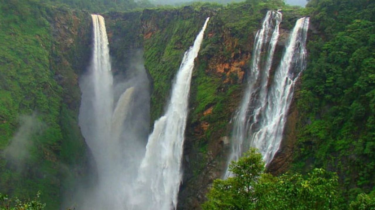 ಶಿವಮೊಗ್ಗದಲ್ಲಿ ಇಂದು ಗಾಳಿಯ ಗುಣಮಟ್ಟ 75ಕ್ಕೆ ಬಂದಿದೆ. ಇದು ಕೂಡ ಉತ್ತಮ ಎಂದು ತೋರಿಸುತ್ತದೆ. ಗಾಳಿಯ ಗುಣಮಟ್ಟದ ಸೂಚ್ಯಂಕದ ಪ್ರಕಾರ ಇಂದು ಜಿಲ್ಲೆಯ ಗಾಳಿ ಗುಣಮಟ್ಟ ಈ ಸಂಖ್ಯೆಯಲ್ಲಿ ಇರಬೇಕು. ಹಾಗೂ ಇದು ಮಲೆನಾಡು ಪ್ರದೇಶ  ಆಗಿರುವ ಕಾರಣ ಇಲ್ಲಿ ಹೆಚ್ಚು ಧೂಳು, ವಾಹನ ದಟ್ಟಣೆ ಇರುವುದಿಲ್ಲ. 
