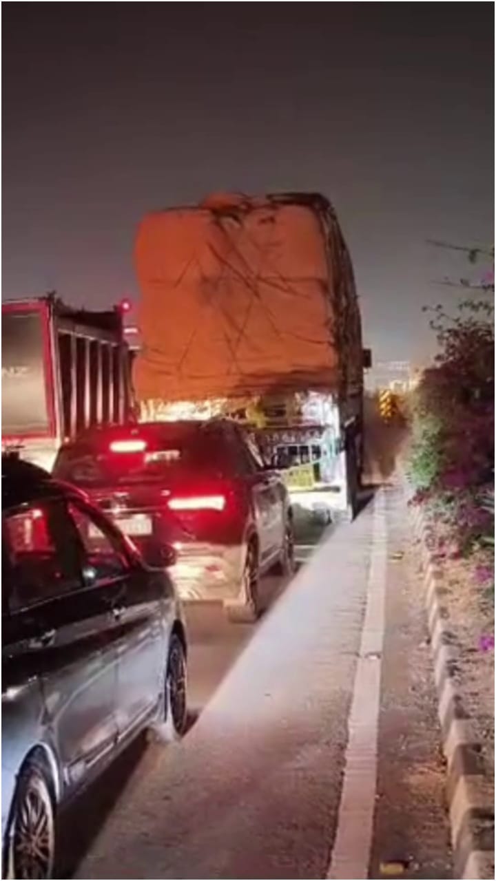 ತುಮಕೂರು: ಹೈವೇಯಲ್ಲಿ ಭಾರಿ ಟ್ರಾಫಿಕ್ ಜಾಮ್