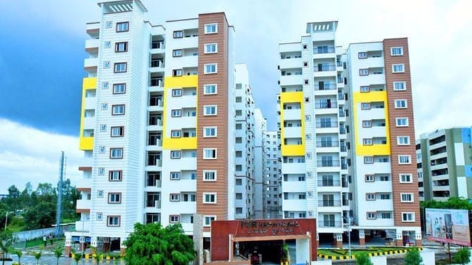 ರಾತ್ರಿ ಉಳಿಯಲು ಯುವತಿಯರಿಗೆ ಅವಕಾಶ ಕೊಟ್ಟ ವ್ಯಕ್ತಿಗೆ ಬಿತ್ತು ದಂಡ