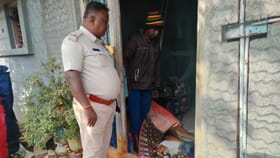 ಚಾಮರಾಜನಗರ: ಪ್ರೀತಿಯಿಂದ ಸಾಕಿದ್ದ ಶ್ವಾನಗಳಿಗೆ ವಿಷವಿಕ್ಕಿ ಕೊಂದ ಕಿರಾತಕರು!