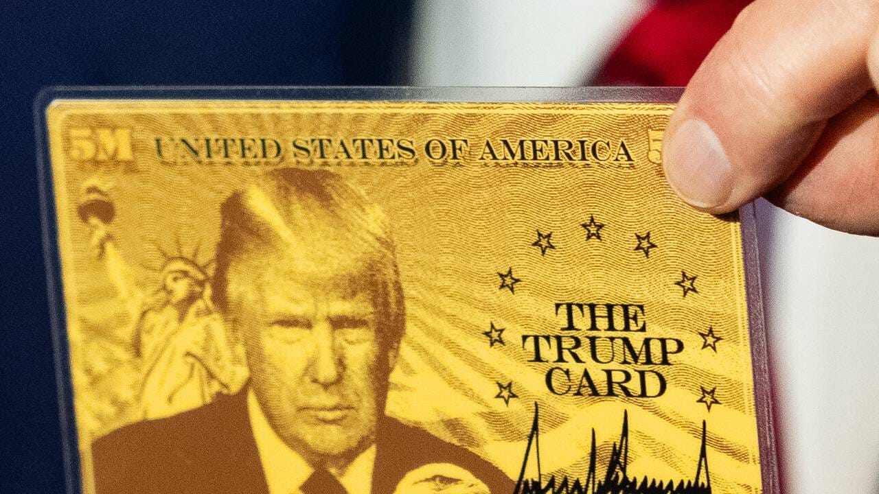 ಅಮೌಂಟು, ಟ್ಯಾಲೆಂಟು ಎರಡೂ ಇದ್ರೆ ಮಾತ್ರ ತೆರೆಯುತ್ತೆ ಅಮೆರಿಕದ ಗೇಟು; ಇಲ್ಲಿದೆ ಟ್ರಂಪ್ ಗೋಲ್ಡ್ ಕಾರ್ಡ್ ವೀಸಾ ರೇಟು ಅಮೌಂಟು, ಟ್ಯಾಲೆಂಟು ಎರಡೂ ಇದ್ರೆ ಮಾತ್ರ ತೆರೆಯುತ್ತೆ ಅಮೆರಿಕದ ಗೇಟು; ಇಲ್ಲಿದೆ ಟ್ರಂಪ್ ಗೋಲ್ಡ್ ಕಾರ್ಡ್ ವೀಸಾ ರೇಟು