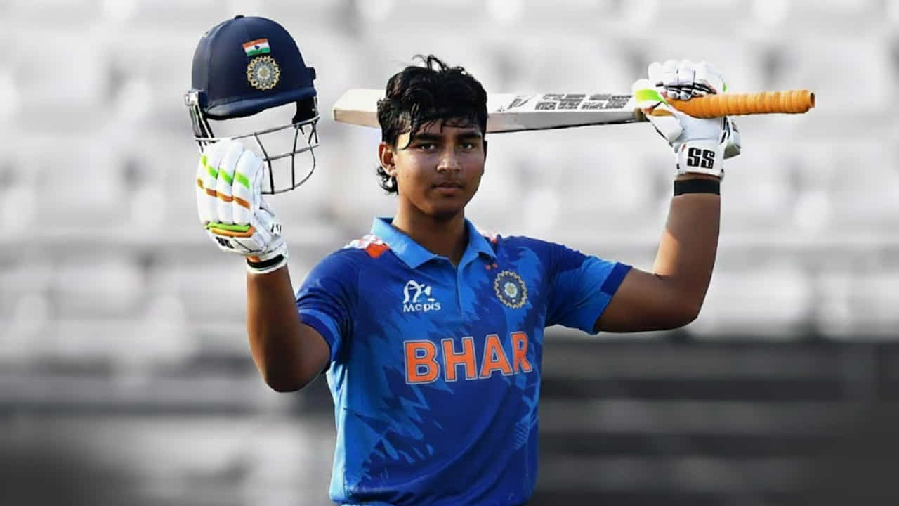 ಕ್ರಿಕೆಟ್ ಅಂಗಳದಲ್ಲಿ ವೈಭವ್ ಸೂರ್ಯವಂಶಿಯ (Vaibhav Suryavanshi) ಪರಾಕ್ರಮ ಮುಂದುವರೆದಿದೆ. ಈವರೆಗೆ ಟಿ20 ಕ್ರಿಕೆಟ್ನಲ್ಲಿ ಅಬ್ಬರಿಸುತ್ತಿದ್ದ ವೈಭವ್ ಇದೀಗ ಏಕದಿನ ಟೂರ್ನಿಯಲ್ಲೂ ಸಿಡಿಲಬ್ಬರದ ಬ್ಯಾಟಿಂಗ್ ಪ್ರದರ್ಶಿಸಿದ್ದಾರೆ. ಈ ಸಿಡಿಲಬ್ಬರದೊಂದಿಗೆ ಹಲವು ದಾಖಲೆಗಳನ್ನು ಕೂಡ ತಮ್ಮದಾಗಿಸಿಕೊಂಡಿದ್ದಾರೆ. ಆ ದಾಖಲೆಗಳ ಸಂಪೂರ್ಣ ಮಾಹಿತಿ ಈ ಕೆಳಗಿನಂತಿದೆ...