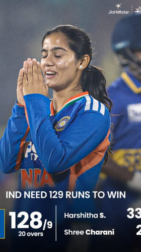 ಮೊದಲ ಅಂತರರಾಷ್ಟ್ರೀಯ ವಿಕೆಟ್ ಪಡೆದ ವೈಷ್ಣವಿ