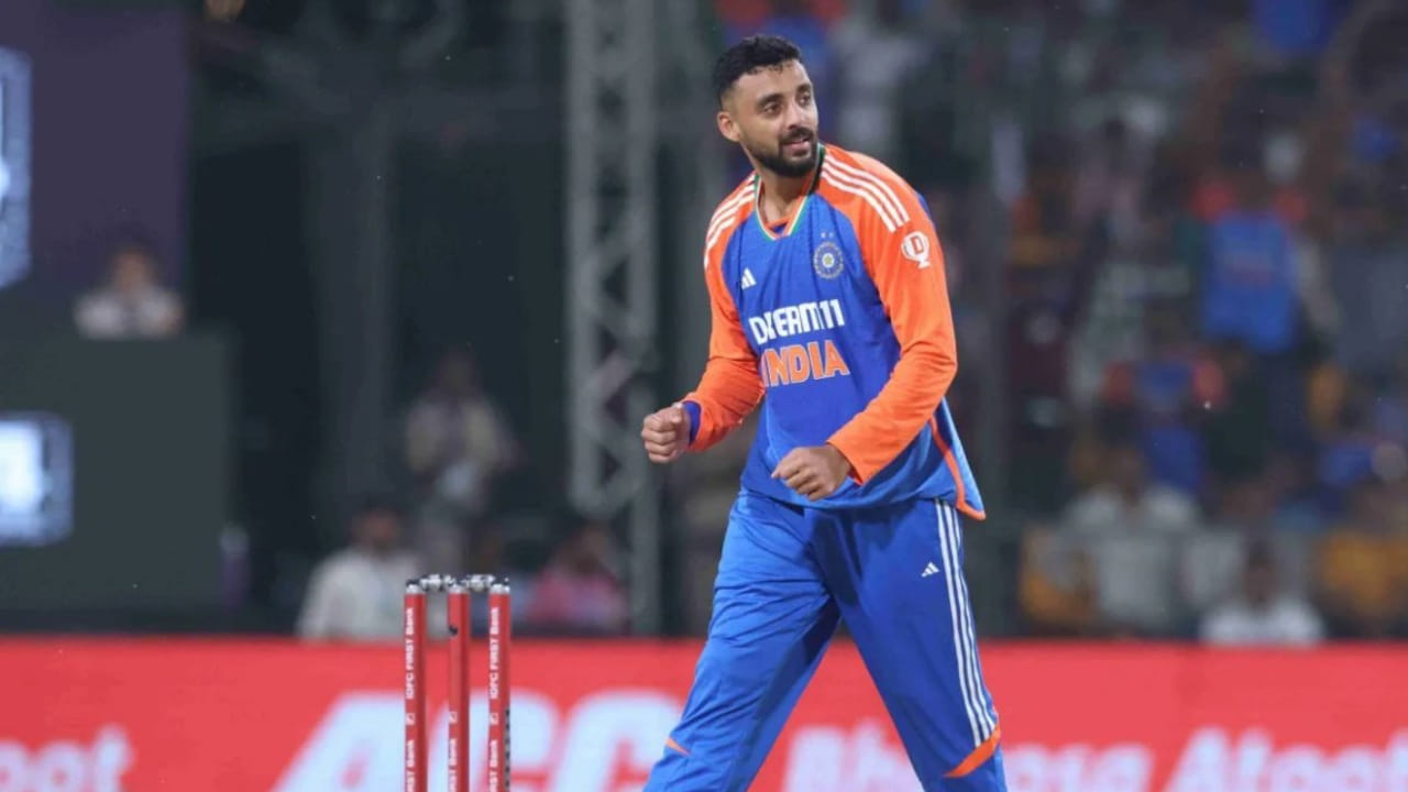 ಇದರಿಂದಾಗಿ 818 ರೇಟಿಂಗ್ ಪಾಯಿಂಟ್ ತಲುಪಿರುವ ವರುಣ್ ಚಕ್ರವರ್ತಿ ಇತಿಹಾಸವನ್ನು ಸೃಷ್ಟಿಸಿದ್ದಾರೆ. ಈ ಮೂಲಕ  ಟಿ20 ಶ್ರೇಯಾಂಕದಲ್ಲಿ ಅತಿ ಹೆಚ್ಚು ರೇಟಿಂಗ್ ಪಾಯಿಂಟ್‌ಗಳನ್ನು ಹೊಂದಿರುವ ಭಾರತೀಯ ಬೌಲರ್ ಎನಿಸಿಕೊಂಡಿದ್ದಾರೆ. ಹಾಗೆಯೇ 818 ರೇಟಿಂಗ್ ಪಾಯಿಂಟ್‌ಗಳೊಂದಿಗೆ ಜಸ್ಪ್ರೀತ್ ಬುಮ್ರಾ ಅವರನ್ನು ಹಿಂದಿಕ್ಕಿದ್ದಾರೆ.