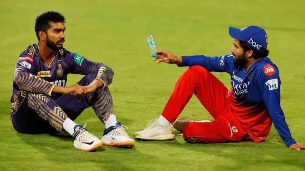 ಆದರೆ ಪ್ರಸ್ತುತ ಕಳಪೆ ಫಾರ್ಮ್ನಿಂದ ಬಳಲುತ್ತಿರುವ ವೆಂಕಟೇಶ್ ಆರ್ಸಿಬಿಗೆ ದೊಡ್ಡ ತಲೆನೋವಾಗಿ ಪರಿಣಮಿಸುತ್ತಾರಾ ಎಂಬ ಆತಂಕ ಅಭಿಮಾನಿಗಳಲ್ಲಿ ಮೂಡಿದೆ. ಆದಾಗ್ಯೂ ವೆಂಕಟೇಶ್ ಬದಲಿಯಾಗಿ ತಂಡದಲ್ಲಿ ಬೇರೆ ಆಯ್ಕೆಗಳಿದ್ದು ಒಂದು ವೇಳೆ ವೆಂಕಟೇಶ್ ಉತ್ತಮ ಪ್ರದರ್ಶನ ನೀಡದಿದ್ದರೆ ಅವರ ಬದಲಿಯಾಗಿ ಬೇರೆಯವರಿಗೆ ಅವಕಾಶ ಸಿಗಲಿದೆ.