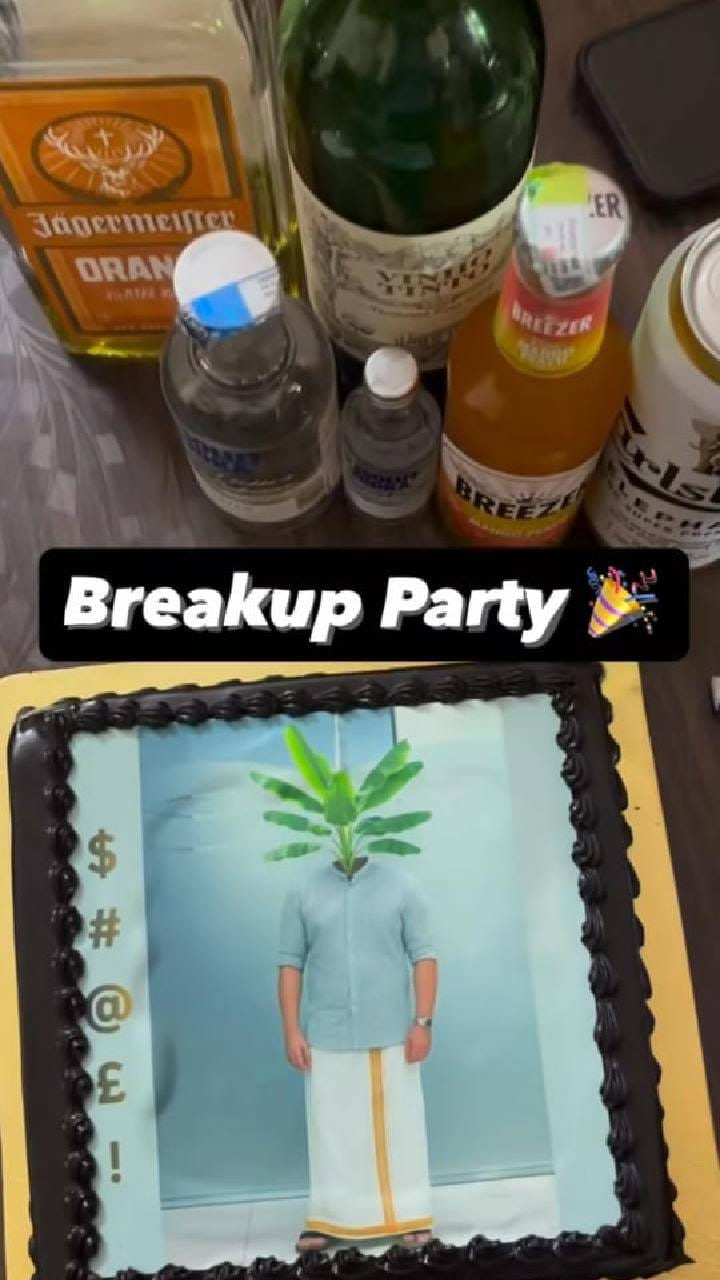 ಕೇಕ್‌ ಕಟ್‌ ಮಾಡಿ ಬ್ರೇಕಪ್‌ ಪಾರ್ಟಿ ಮಾಡಿದ ಯುವತಿಯರು