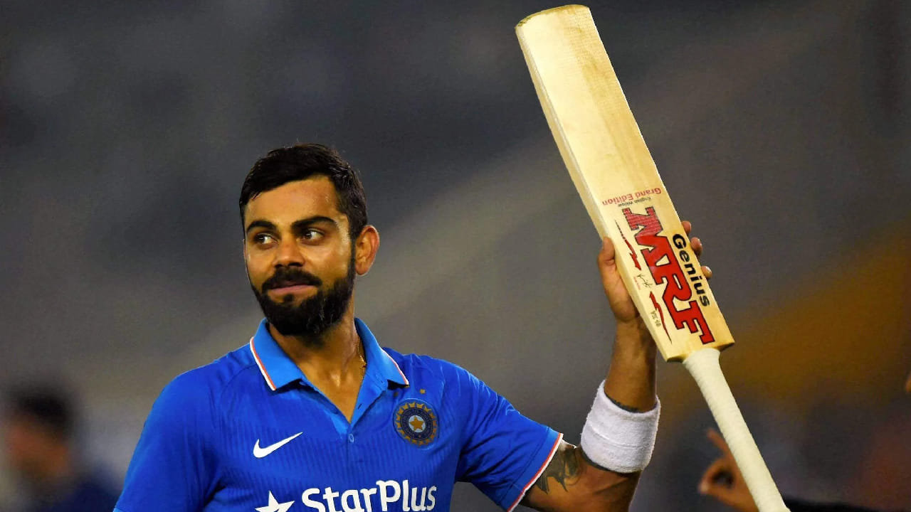 ಹೌದು, ಟಿ20 ಕ್ರಿಕೆಟ್ನಲ್ಲಿ ಒಂದೇ ವರ್ಷ ಅತ್ಯಧಿಕ ರನ್ ಕಲೆಹಾಕಿದ ಭಾರತೀಯ ಬ್ಯಾಟರ್ನ ಭರ್ಜರಿ ದಾಖಲೆ ವಿರಾಟ್ ಕೊಹ್ಲಿಯ ಹೆಸರಿನಲ್ಲಿದೆ. ಕಿಂಗ್ ಕೊಹ್ಲಿ 2016 ರಲ್ಲಿ 29 ಇನಿಂಗ್ಸ್ಗಳ ಮೂಲಕ ಬರೋಬ್ಬರಿ 1614 ರನ್ ಪೇರಿಸಿದ್ದರು. 9 ವರ್ಷಗಳ ಹಿಂದೆ ಬರೆದಿದ್ದ ಈ ದಾಖಲೆಯನ್ನು ಮುರಿಯಲು ಈವರೆಗೆ ಭಾರತದ ಯಾವುದೇ ಬ್ಯಾಟರ್ಗೆ ಸಾಧ್ಯವಾಗಿಲ್ಲ.