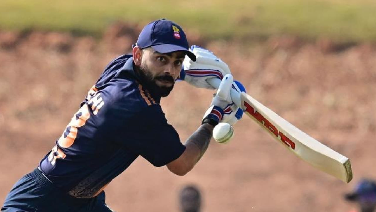 ಈ ಒಂದು ಸಾವಿರ ರನ್​ಗಳೊಂದಿಗೆ ವಿರಾಟ್ ಕೊಹ್ಲಿ ದೇಶೀಯ ಅಂಗಳದಲ್ಲೂ ಇತಿಹಾಸ ನಿರ್ಮಿಸಿದ್ದಾರೆ. ಅಂದರೆ ವಿಜಯ ಹಝಾರೆ ಟೂರ್ನಿಯಲ್ಲಿ ಅತೀ ವೇಗವಾಗಿ 1000 ರನ್​ ಕಲೆಹಾಕಿದ ಭರ್ಜರಿ ದಾಖಲೆ ಇದೀಗ ವಿರಾಟ್ ಕೊಹ್ಲಿಯ ಹೆಸರಿಗೆ ಸೇರ್ಪಡೆಯಾಗಿದೆ.