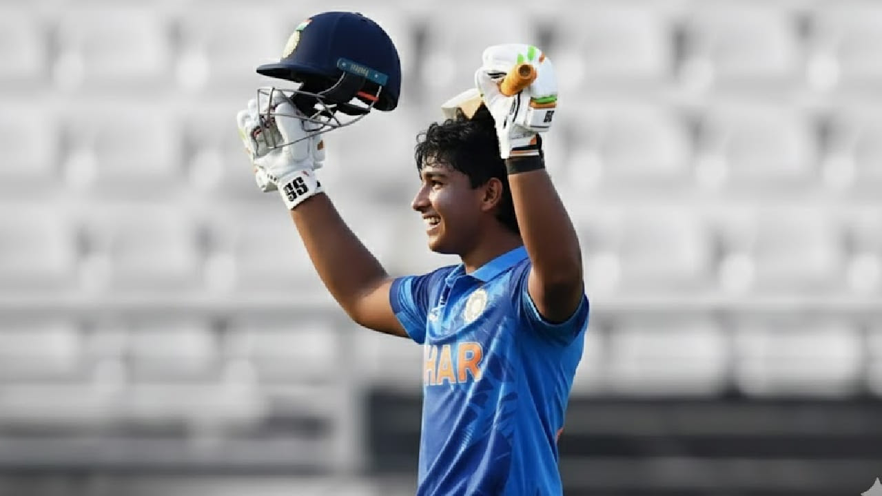 ರಾಂಚಿಯಲ್ಲಿ ನಡೆದ ಮೇಘಾಲಯ ವಿರುದ್ಧದ ಪಂದ್ಯದಲ್ಲಿ ಬಿಹಾರ ಆರಂಭಿಕನಾಗಿ ಕಣಕ್ಕಿಳಿದ ವೈಭವ್ ಸೂರ್ಯವಂಶಿ ಕೇವಲ 10 ಎಸೆತಗಳನ್ನು ಮಾತ್ರ ಎದುರಿಸಿದ್ದರು. ಇದರಲ್ಲಿ 9 ಎಸೆತಗಳಲ್ಲಿ 6 ಫೋರ್ ಹಾಗೂ 1 ಸಿಕ್ಸ್ ಸಿಡಿಸಿದ್ದರು. ಈ ಮೂಲಕ 310 ರ ಸ್ಟ್ರೈಕ್ ರೇಟ್​ನಲ್ಲಿ 31 ರನ್ ಬಾರಿಸಿದ್ದರು.