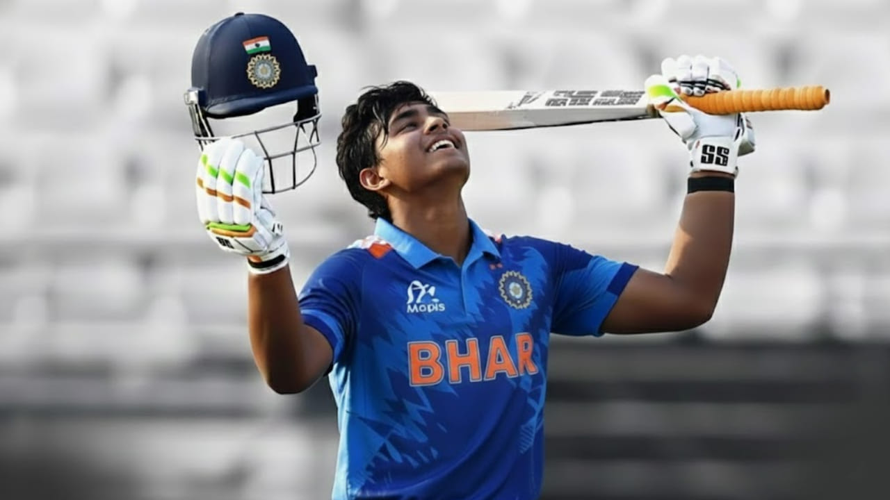 ಆದರೆ ಬಿರುಸಿನ ಆಟಕ್ಕೆ ಮುಂದಾಗಿ ವೈಭವ್ ಸೂರ್ಯವಂಶಿ ಹತ್ತೇ ಎಸೆತಗಳಲ್ಲಿ ಇನಿಂಗ್ಸ್ ಅಂತ್ಯಗೊಳಿಸಿದರು. ಇದಾಗ್ಯೂ ಬಿಹಾರ ತಂಡಕ್ಕೆ ಸ್ಫೋಟಕ ಆರಂಭ ಒದಗಿಸುವಲ್ಲಿ ಯುವ ದಾಂಡಿಗ ಯಶಸ್ವಿಯಾಗಿರುವುದು ವಿಶೇಷ. ಈ ಸ್ಫೋಟಕ ಆರಂಭದ ನೆರವನ್ನು ಪಡೆದ ಪಿಯುಷ್ ಸಿಂಗ್ ಶತಕ ಸಿಡಿಸಿದರು. ಈ ಮೂಲಕ 32.3 ಓವರ್​ಗಳಲ್ಲಿ 220 ರನ್​ ಬಾರಿಸಿ ಬಿಹಾರ ತಂಡ 8 ವಿಕೆಟ್​ಗಳ ಭರ್ಜರಿ ಜಯ ಸಾಧಿಸಿದೆ.