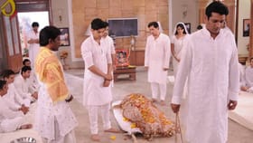 ಅಂತ್ಯಕ್ರಿಯೆಯಲ್ಲಿ ಪಾಲ್ಗೊಳ್ಳುವವರು ಬಿಳಿ ಬಣ್ಣದ ಬಟ್ಟೆ ಧರಿಸುವುದೇಕೆ?