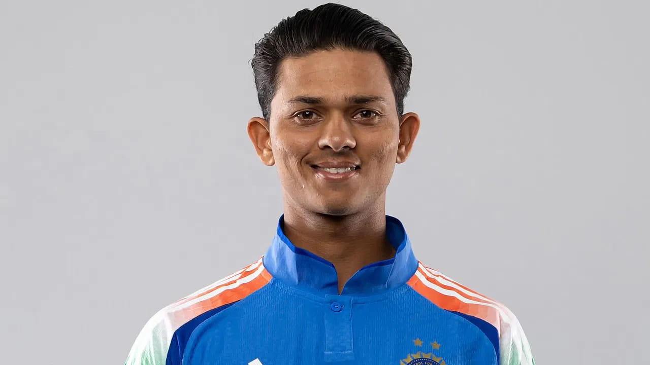 ಯಶಸ್ವಿ ಜೈಸ್ವಾಲ್: ಸೌತ್ ಆಫ್ರಿಕಾ ವಿರುದ್ಧದ ಕೊನೆಯ ಏಕದಿನ ಪಂದ್ಯದಲ್ಲಿ ಭರ್ಜರಿ ಶತಕ ಸಿಡಿಸಿದ್ದ ಯಶಸ್ವಿ ಜೈಸ್ವಾಲ್ ಅವರನ್ನು ಸಹ ಟಿ20 ಸರಣಿಗೆ ಆಯ್ಕೆ ಮಾಡಿಲ್ಲ. ಹೀಗಾಗಿ ಜೈಸ್ವಾಲ್ ಕೂಡ ಮುಂಬರುವ 5 ಪಂದ್ಯಗಳ ಸರಣಿಯಲ್ಲಿ ಕಾಣಿಸಿಕೊಳ್ಳುವುದಿಲ್ಲ.