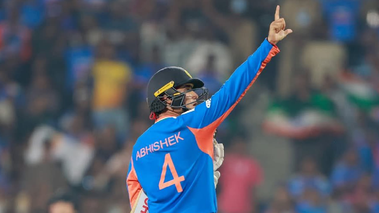 ಈ 84 ರನ್ ಗಳೊಂದಿಗೆ ಅಭಿಷೇಕ್ ಶರ್ಮಾ ಟಿ೨೦ ಕ್ರಿಕೆಟ್ನಲ್ಲಿ 5000 ರನ್ ಪೂರೈಸಿದ್ದಾರೆ. ಅದು ಕೂಡ ಅತೀ ವೇಗವಾಗಿ. ಅಂದರೆ ಟಿ೨೦ ಕ್ರಿಕೆಟ್ ಇತಿಹಾಸದಲ್ಲೇ ಅತ್ಯಂತ ಕಡಿಮೆ ಎಸೆತಗಳಲ್ಲಿ 5 ಸಾವಿರ ರನ್ ಕಲೆಹಾಕಿದ ವಿಶ್ವ ದಾಖಲೆ ಅಭಿಷೇಕ್ ಶರ್ಮಾ ಪಾಲಾಗಿದೆ.