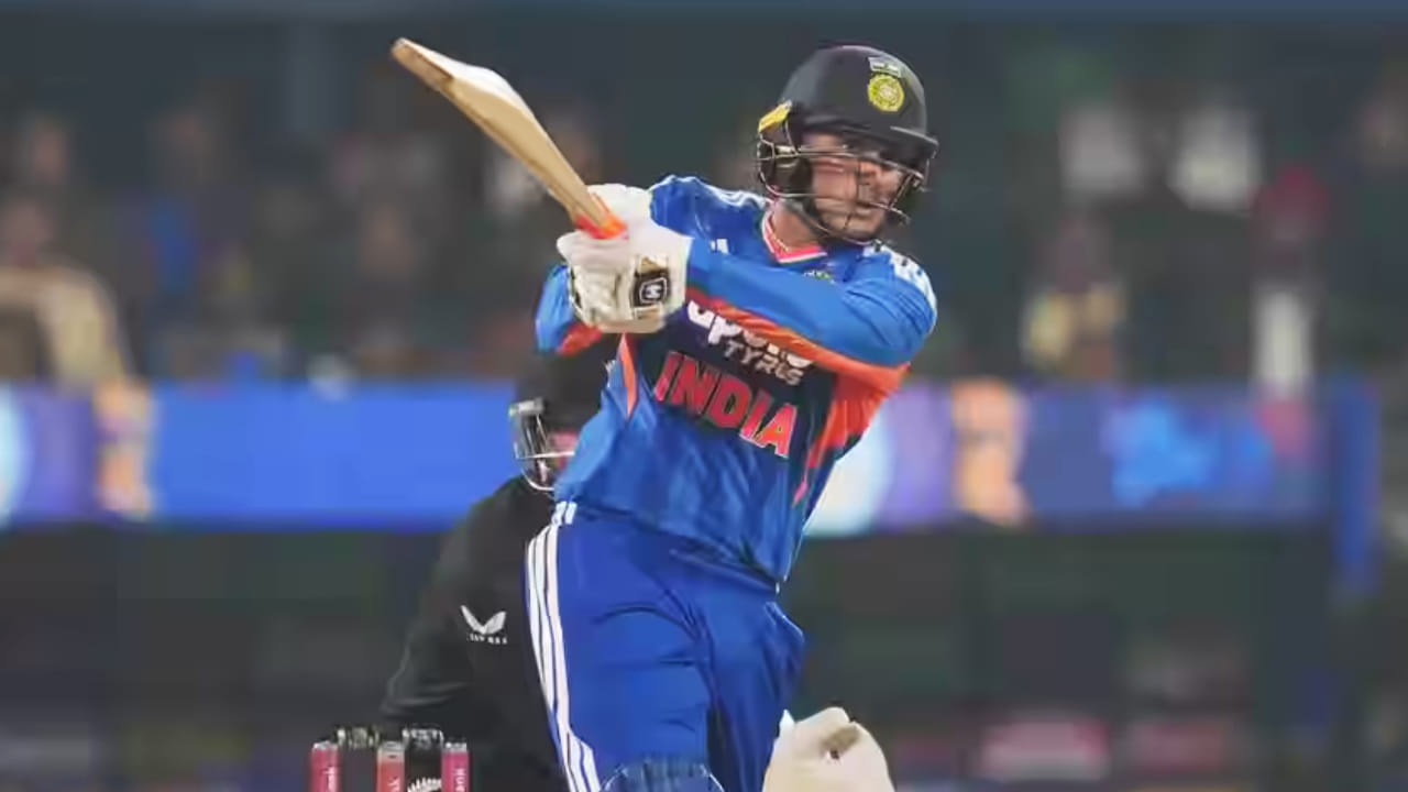 ಅರ್ಧಶತಕದ ಬಳಿಕ ಕೂಡ ಆರ್ಭಟ ಮುಂದುವರೆಸಿದ ಅಭಿಷೇಕ್ ಶರ್ಮಾ 20 ಎಸೆತಗಳಲ್ಲಿ 5 ಸಿಕ್ಸ್ ಹಾಗೂ 7 ಫೋರ್​ಗಳೊಂದಿಗೆ ಅಜೇಯ 68 ರನ್ ಬಾರಿಸಿದ್ದರು. ಈ ವಿಸ್ಫೋಟಕ ಬ್ಯಾಟಿಂಗ್ ಹೊರತಾಗಿಯೂ ಪಂದ್ಯ ಶ್ರೇಷ್ಠ ಪ್ರಶಸ್ತಿ ಸಿಕ್ಕಿಲ್ಲ ಎಂಬುದು ಅಚ್ಚರಿ.