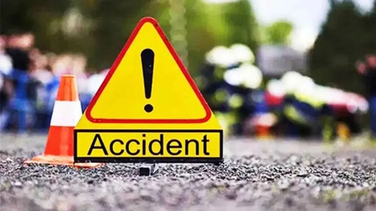 ತುಮಕೂರು: ಭೀಕರ ಅಪಘಾತ, ಶಬರಿಮಲೆಗೆ ಹೋಗಿ ಬರುತ್ತಿದ್ದ ಯಲಬುರ್ಗಾ ಮೂಲದ ನಾಲ್ವರು ಸ್ಥಳದಲ್ಲೇ ಸಾವು ತುಮಕೂರು: ಭೀಕರ ಅಪಘಾತ, ಶಬರಿಮಲೆಗೆ ಹೋಗಿ ಬರುತ್ತಿದ್ದ ಯಲಬುರ್ಗಾ ಮೂಲದ ನಾಲ್ವರು ಸ್ಥಳದಲ್ಲೇ ಸಾವು