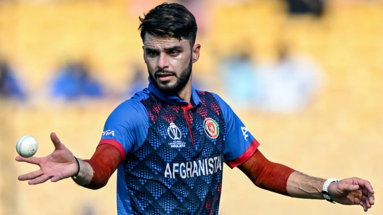 ಅಫ್ಘಾನಿಸ್ತಾನ ಕ್ರಿಕೆಟ್ ತಂಡದ ವೇಗದ ಬೌಲರ್ ನವೀನ್ ಉಲ್ ಹಕ್ ಮತ್ತೆ ಗಾಯಗೊಂಡಿದ್ದಾರೆ. ಹೀಗಾಗಿ ಮುಂದಿನ ವಾರ ಆರಂಭವಾಗಲಿರುವ ವೆಸ್ಟ್ ಇಂಡೀಸ್ ವಿರುದ್ಧದ ಮೂರು ಪಂದ್ಯಗಳ ಟಿ20ಐ ಸರಣಿ ಮತ್ತು 2026 ರ ಟಿ20 ವಿಶ್ವಕಪ್‌ನಿಂದ ಅವರನ್ನು ಹೊರಗಿಡಲಾಗಿದೆ. 