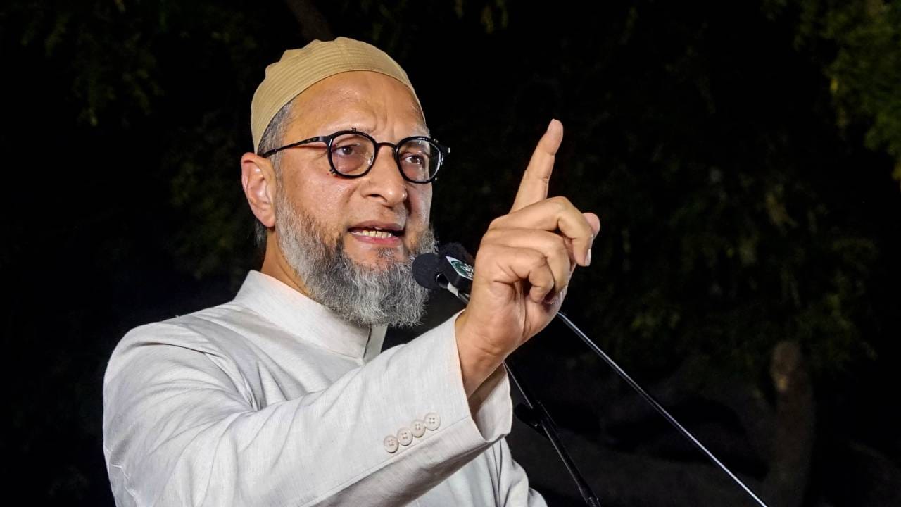 ವೆನಿಜುವೆಲಾ ಅಧ್ಯಕ್ಷರನ್ನು ಅಮೆರಿಕದವರು ಸೆರೆಹಿಡಿದ ರೀತಿ ಮುಂಬೈ ದಾಳಿ ಮಾಸ್ಟರ್ಮೈಂಡನ್ನೂ ಹಿಡಿಯಿರಿ: ಒವೈಸಿ ಆಗ್ರಹ ವೆನಿಜುವೆಲಾ ಅಧ್ಯಕ್ಷರನ್ನು ಅಮೆರಿಕದವರು ಸೆರೆಹಿಡಿದ ರೀತಿ ಮುಂಬೈ ದಾಳಿ ಮಾಸ್ಟರ್ಮೈಂಡನ್ನೂ ಹಿಡಿಯಿರಿ: ಒವೈಸಿ ಆಗ್ರಹ