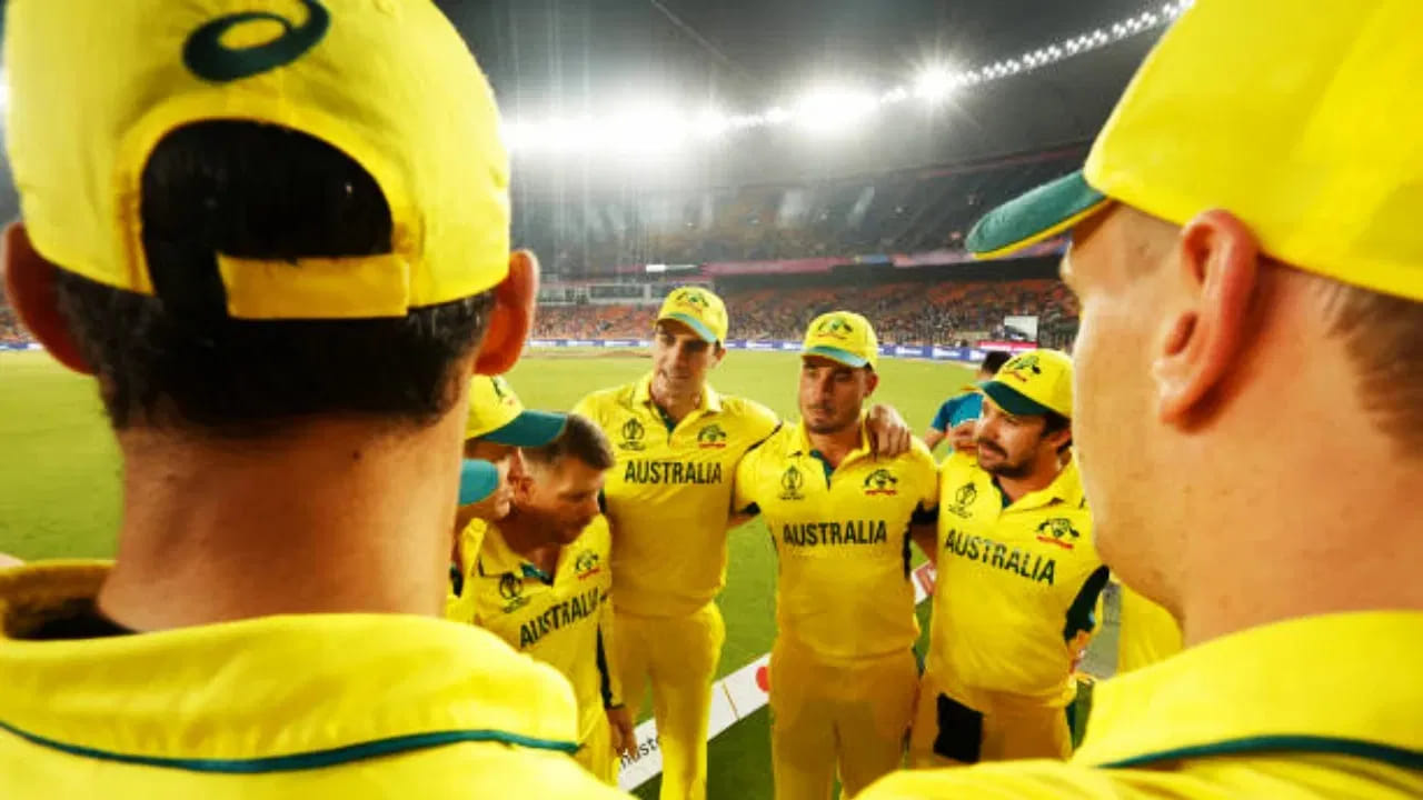 ಟಿ20 ವಿಶ್ವಕಪ್​ಗೆ ಆಸ್ಟ್ರೇಲಿಯಾ ತಂಡ: ಮಿಚೆಲ್ ಮಾರ್ಷ್ (ನಾಯಕ), ಕ್ಸೇವಿಯರ್ ಬಾರ್ಟ್ಲೆಟ್, ಕೂಪರ್ ಕೊನೊಲಿ, ಟಿಮ್ ಡೇವಿಡ್, ಬೆನ್ ದ್ವಾರ್ಶುಯಿಸ್, ಕ್ಯಾಮರೋನ್ ಗ್ರೀನ್, ನಾಥನ್ ಎಲ್ಲಿಸ್, ಜೋಶ್ ಹೇಝಲ್‌ವುಡ್, ಟ್ರಾವಿಸ್ ಹೆಡ್, ಜೋಶ್ ಇಂಗ್ಲಿಸ್, ಮ್ಯಾಟ್ ಕುಹ್ನೆಮನ್, ಗ್ಲೆನ್ ಮ್ಯಾಕ್ಸ್‌ವೆಲ್, ಮ್ಯಾಟ್ ರೆನ್‌ಶಾ, ಮಾರ್ಕಸ್ ಸ್ಟೊಯಿನಿಸ್, ಆ್ಯಡಂ ಝಂಪಾ.