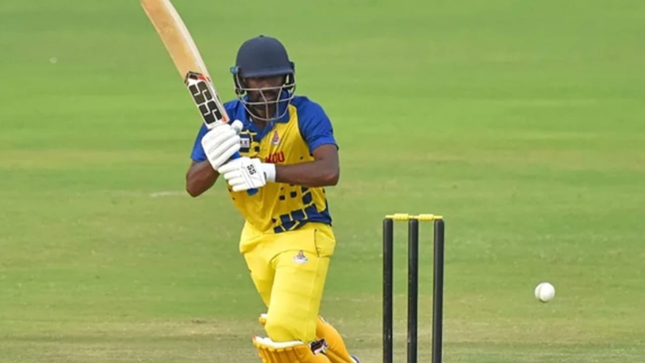 ಕೇರಳದ ಬ್ಯಾಟ್ಸ್‌ಮನ್ ಬಾಬಾ ಅಪರಾಜಿತ್ ಕೂಡ ರಾಜಸ್ಥಾನ ವಿರುದ್ಧ 126 ಇನ್ನಿಂಗ್ಸ್ ಗಳಿಸುವ ಮೂಲಕ ತಂಡವನ್ನು ಗೆಲುವಿನತ್ತ ಕೊಂಡೊಯ್ದರು. ರಾಜಸ್ಥಾನದ ಕರಣ್ ಲಂಬಾ ಕೂಡ ಅದ್ಭುತ 119 ರನ್​ಗಳ ಇನ್ನಿಂಗ್ಸ್ ಆಡಿದರು. ಮಧ್ಯಪ್ರದೇಶದ ಬ್ಯಾಟ್ಸ್‌ಮನ್ ಯಶ್ ದುಬೆ ತ್ರಿಪುರ ವಿರುದ್ಧ 105 ರನ್ ಗಳಿಸಿದರೆ, ಗೋವಾ ಬ್ಯಾಟ್ಸ್‌ಮನ್ ಅಭಿನವ್ ತೇಜ್ರಾನಾ ಕೂಡ ಮುಂಬೈ ವಿರುದ್ಧ ಶತಕ ಗಳಿಸಿದರು. ಅಸ್ಸಾಂನ ಸುಮಿತ್ ಘಡಿಗಾಂವ್ಕರ್ 101 ರನ್​ಗಳ ಇನ್ನಿಂಗ್ಸ್ ಆಡಿದರು.
