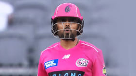 VIDEO: ಮೊದಲ ಓವರ್​ನಲ್ಲಿ ಗೆರೆ ದಾಟಿ ಔಟಾದ ಬಾಬರ್ ಆಝಂ