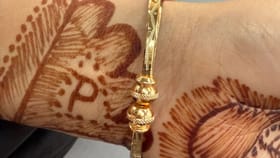 ಫೋಟೋ ಕೇಳಿದ್ದಕ್ಕೆ 'ಬಂಗಾರ'ದ ಬಳೆಯನ್ನೇ ಕೊಟ್ಟ ಹುಡುಗಿ!