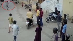 ಎಣ್ಣೆ ಕೊಡಿಸಿಲ್ಲವೆಂದು ಮಚ್ಚು ಹಿಡಿದು ನಡುರಸ್ತೆಯಲ್ಲೇ ವ್ಯಕ್ತಿ ಪುಂಡಾಟ