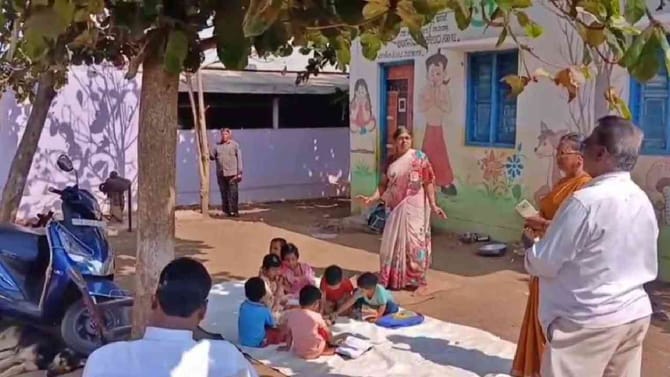 ಸೊಸೆಗೆ ನೌಕರಿ ಕೊಟ್ಟಿಲ್ಲವೆಂದು ಅಂಗನವಾಡಿಗೆ ಬೀಗ ಜಡಿದ ಮಾಲೀಕ!