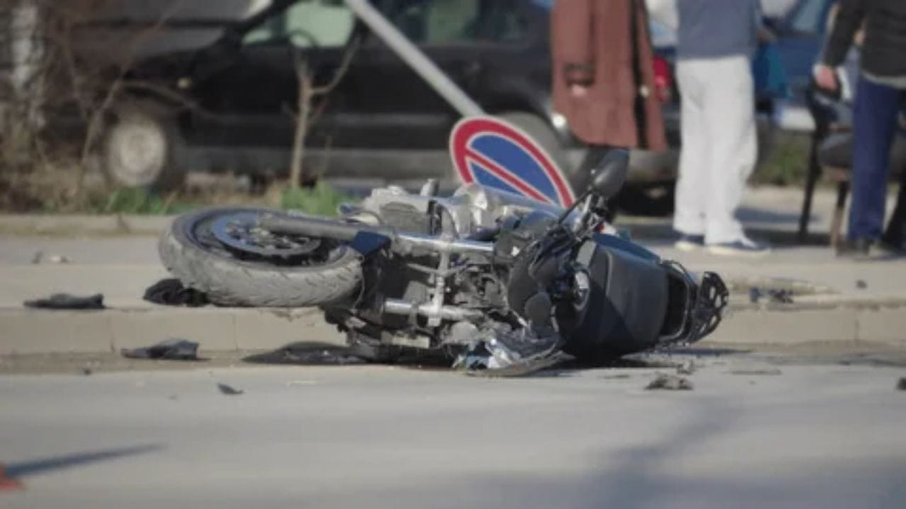 ಇದು ದ್ವಿಚಕ್ರ ವಾಹನ ಸವಾರರು ಓದಲೇ ಬೇಕಾದ ಸ್ಟೋರಿ: ಬೆಚ್ಚಿ ಬೀಳಿಸುವಂತಿದೆ ನಿಮ್ಹಾನ್ಸ್ ವರದಿ! ಇದು ದ್ವಿಚಕ್ರ ವಾಹನ ಸವಾರರು ಓದಲೇ ಬೇಕಾದ ಸ್ಟೋರಿ: ಬೆಚ್ಚಿ ಬೀಳಿಸುವಂತಿದೆ ನಿಮ್ಹಾನ್ಸ್ ವರದಿ!