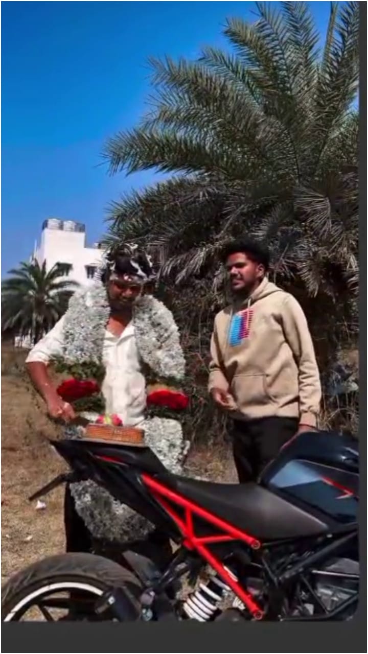 ದಾಬಸ್​ಪೇಟೆ: ಡ್ರ್ಯಾಗರ್​ನಿಂದ ಬರ್ತ್​ಡೇ ಕೇಕ್ ಕಟ್, ವಿಡಿಯೋ ವೈರಲ್