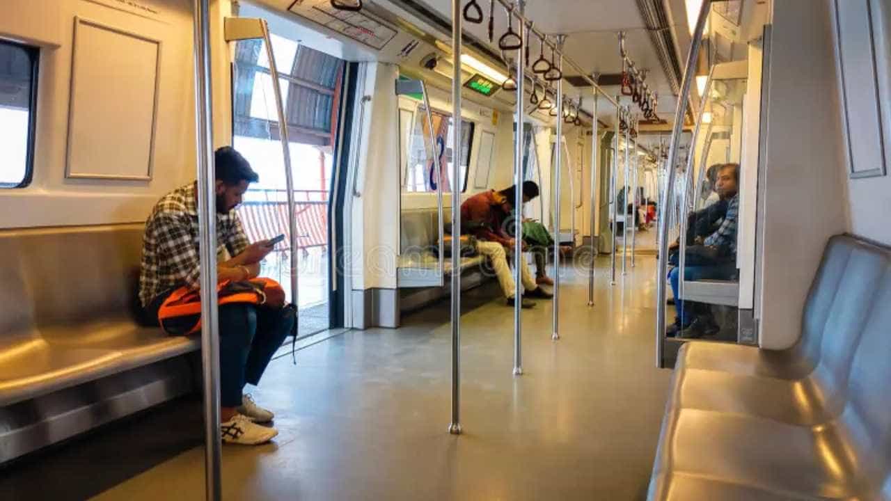 Namma Metro: ಕಾರ್ಡ್ ಬೇಡ, ಡೆಪಾಸಿಟ್ ಬೇಡ! ನಮ್ಮ ಮೆಟ್ರೋದಲ್ಲಿ ಪ್ರಯಾಣಿಸಲು ಮೊಬೈಲ್ QR ಪಾಸ್ ಆರಂಭ Namma Metro: ಕಾರ್ಡ್ ಬೇಡ, ಡೆಪಾಸಿಟ್ ಬೇಡ! ನಮ್ಮ ಮೆಟ್ರೋದಲ್ಲಿ ಪ್ರಯಾಣಿಸಲು ಮೊಬೈಲ್ QR ಪಾಸ್ ಆರಂಭ