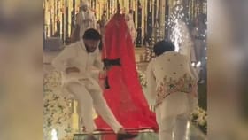 ಎಂಟ್ರಿ ಕೊಟ್ಟಿದ್ದು ವಧು, ಆದ್ರೆ ಎಲ್ಲರೂ ನೋಡಿದ್ದು ಫೋಟೊಗ್ರಾಫರ್​ನ