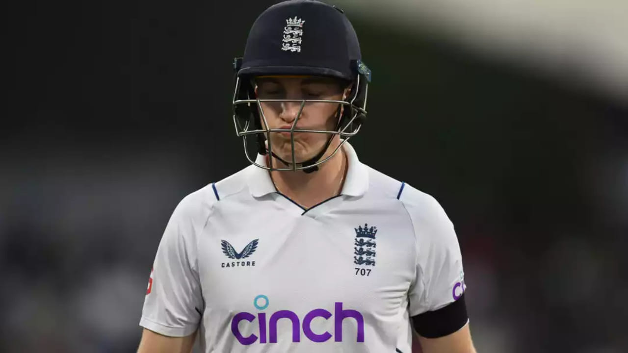 ಆಶಸ್ ಸರಣಿಯಲ್ಲಿ ಇಂಗ್ಲೆಂಡ್‌ ಪರ ಆಡಿದ್ದ ಸ್ಟಾರ್ ಆಟಗಾರ ಹ್ಯಾರಿ ಬ್ರೂಕ್, ಬಾರ್‌ನಲ್ಲಿ ಬೌನ್ಸರ್ ಮೇಲೆ ಹಲ್ಲೆ ನಡೆಸಿದ ಆರೋಪದಲ್ಲಿ ತಪ್ಪಿತಸ್ಥರೆಂದು ಸಾಭೀತಾಗಿದ್ದು, ಅವರಿಗೆ ಬರೋಬ್ಬರಿ 36 ಲಕ್ಷ ರೂಗಳನ್ನು ದಂಡವಾಗಿ ವಿಧಿಸಲಾಗಿದೆ. ವಾಸ್ತವವಾಗಿ ಆಶಸ್‌ಗೂ ಮೊದಲು ನಡೆದಿದ್ದ ನ್ಯೂಜಿಲೆಂಡ್‌ ಪ್ರವಾಸದಲ್ಲಿ ಬ್ರೂಕ್, ಬಾರ್ ಬೌನ್ಸರ್ ಜೊತೆ ಜಗಳವಾಡಿದ್ದರು. 
