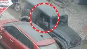 ಥಾರ್​ನಲ್ಲಿ ಬಂದು ಕಾರಿನ ಮೇಲೆ ಗುಂಡಿನ ದಾಳಿ ನಡೆಸಿದ ದುಷ್ಕರ್ಮಿಗಳು