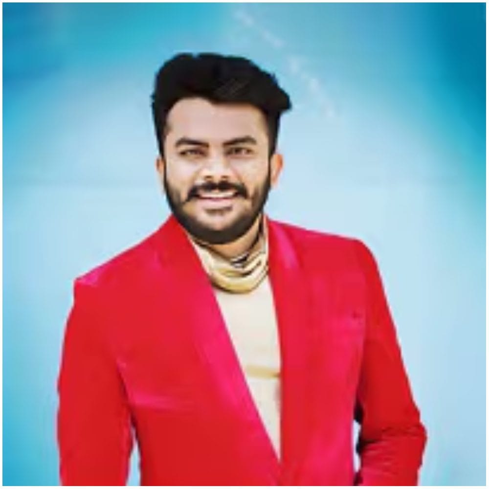 ಬಿಗ್ ಬಾಸ್ ಸೀಸನ್ 5: ಮ್ಯೂಸಿಕ್ ಮೂಲಕ ಗಮನ ಸೆಳೆದ ಚಂದನ್ ಶೆಟ್ಟಿ ಅವರಿಗೆ ಬಿಗ್ ಬಾಸ್ ಸೀಸನ್ 5ರ ಅವಕಾಶ ಸಿಕ್ಕಿತು. ಅವರು ಈ ಸೀಸನ್ ವಿನ್ ಆದರು. ಈ ಸೀಸನ್​​ ಮೂಲಕ ಅವರಿಗೆ ನಿವೇದಿತಾ ಗೌಡ ಪರಿಚಯ ಆಯಿತು. 