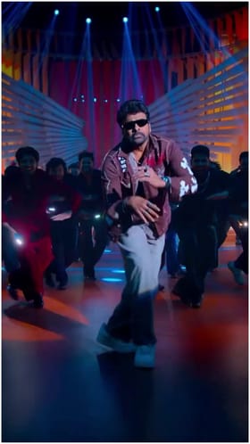 ಚಿರಂಜೀವಿ ಸ್ಟೆಪ್ಸ್​​ಗೆ ಫ್ಯಾನ್ಸ್ ಫುಲ್ ಫಿದಾ