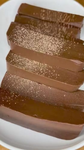 ಬಾಯಲ್ಲಿಟ್ಟರೆ ಕರಗುವ ಚಾಕೊಲೇಟ್ ಬಾರ್ ಕೇಕ್