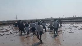 ಆಸ್ತಿ ವಿವಾದ: ಕೆಸರು ಗದ್ದೆಯಲ್ಲೇ ನಡೀತು ಫಿಲ್ಮಿ ಸ್ಟೈಲ್​​ ಫೈಟ್​​