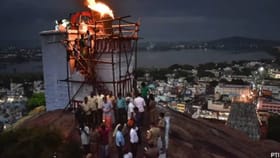 ತಿರುಪ್ಪರನ್​ಕುಂದ್ರಂ ಬೆಟ್ಟಗಳ ಮೇಲೆ ದರ್ಗಾದ ಬಳಿ ದೀಪ ಬೆಳಗಲು ಅನುಮತಿ